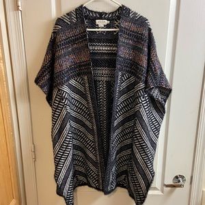 Anthro/Molly Bracken poncho- M/L- like new!